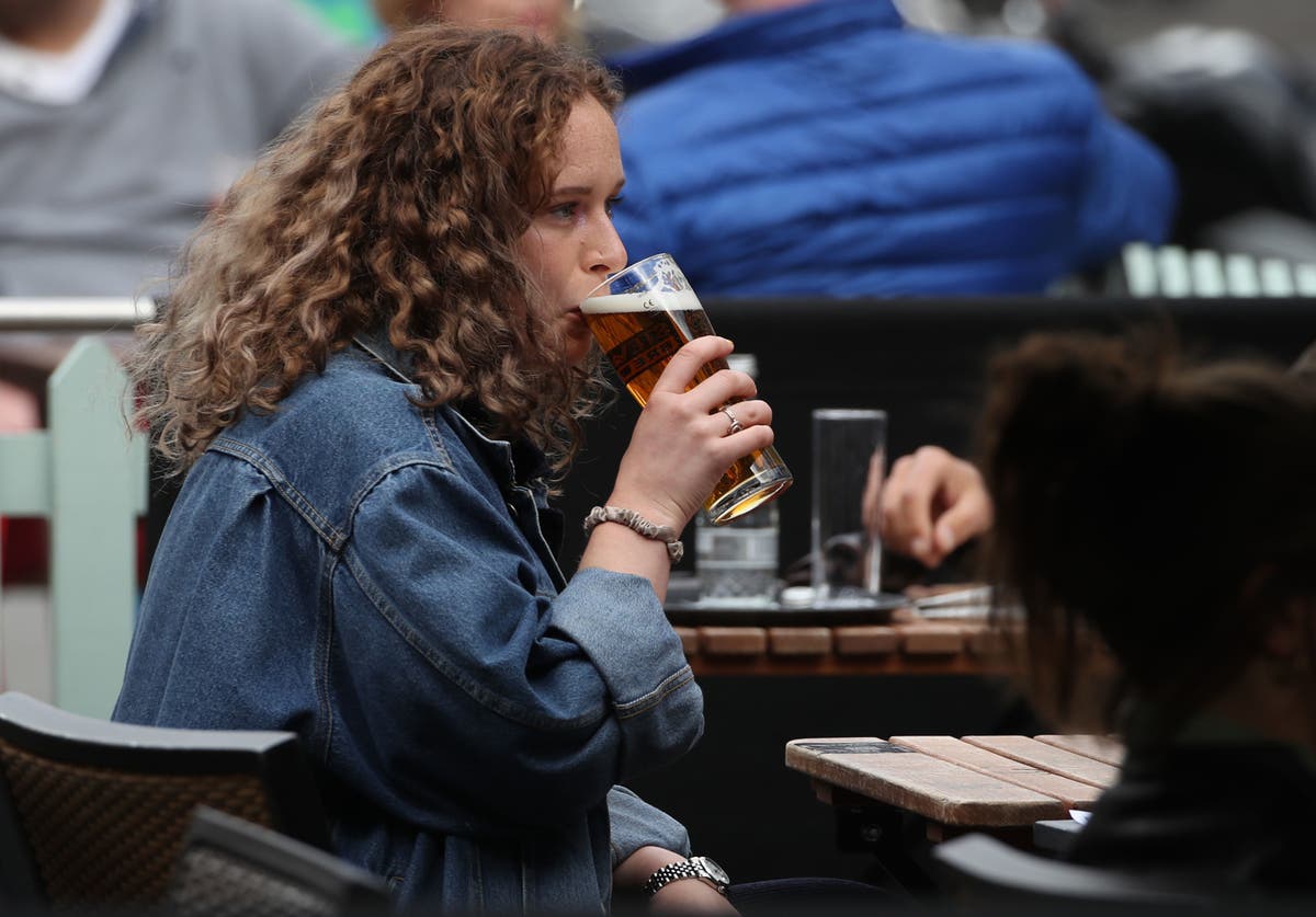 Brits urged to drink 124 pints each to help struggling pubs