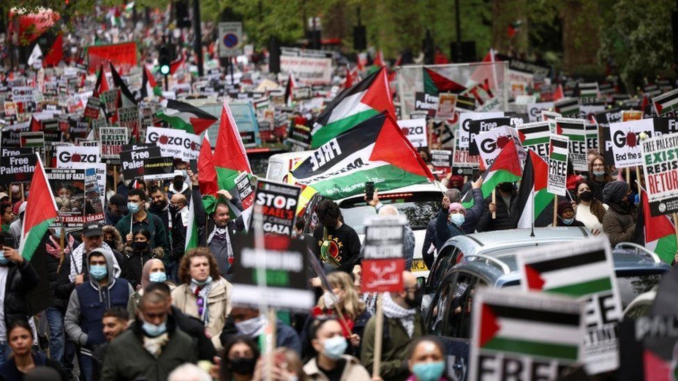 Thousands protest in London over Israel-Gaza violence