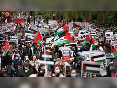 Thousands protest in London over Israel-Gaza violence