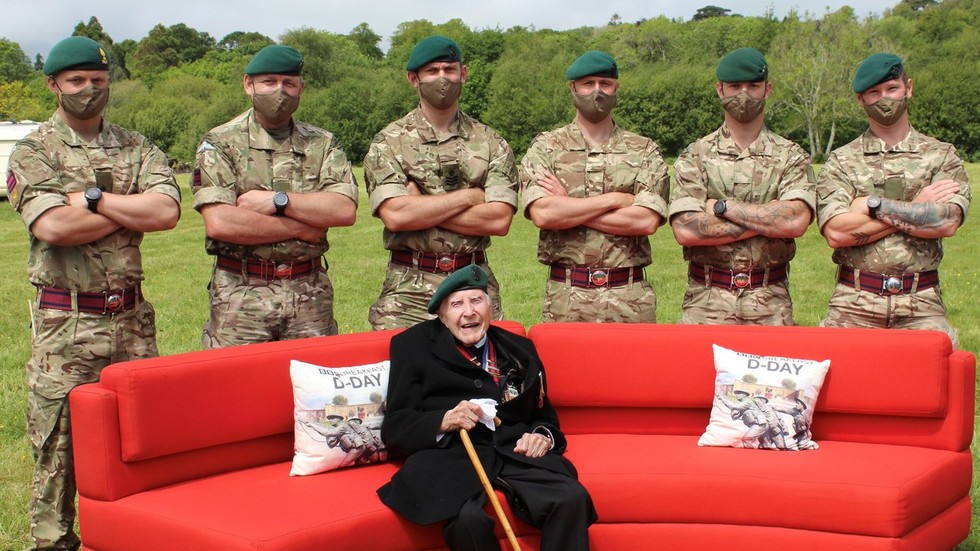Wrong D-Day? British Army mocked after accidentally recreating porn meme with WWII veteran couch photo