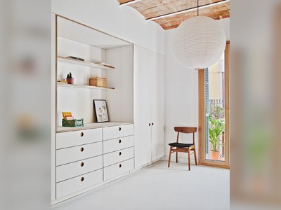 A Renovated Barcelona Flat Glows With All-White Interiors and Restored Brick Ceilings