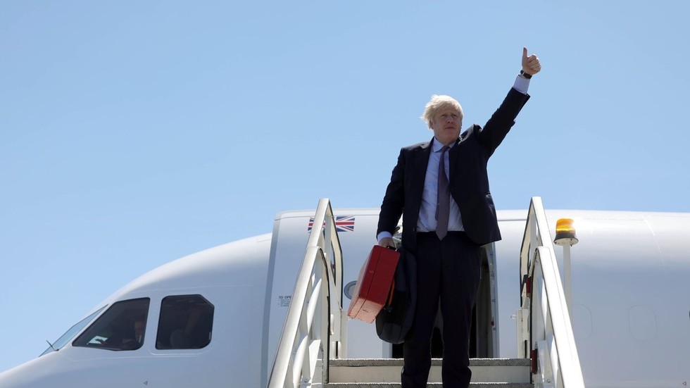 Pundits Twitter-whip BoJo after PM takes private jet from London to Cornwall to attend climate-focused G7 summit