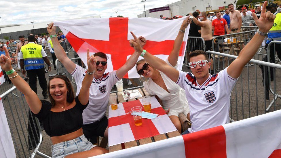 Euro 2020: Fans watch England beat Croatia in opening game - London Daily