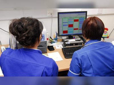 NHS trusts hiring non-nurses for nursing roles, union warns