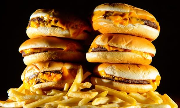 UK to ban junk food advertising online and before 9pm on TV from 2023