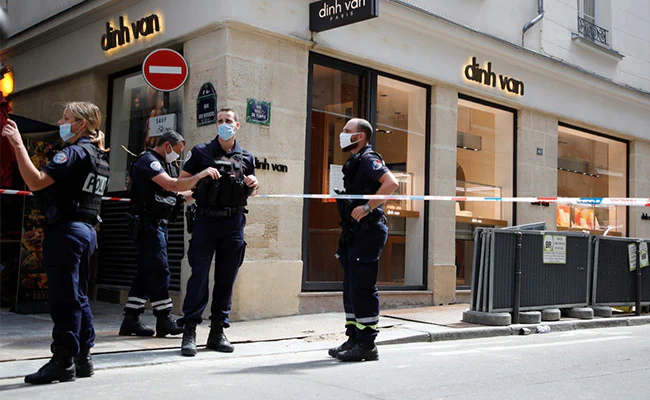 Thieves Flee With "Substantial" Haul After Robbing Jewellery Store In Paris: Report