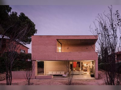 A Spanish Architect’s Brutalist-Inspired Home Makes Room for Three Generations