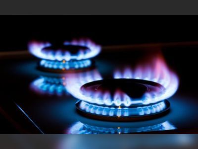 Calls for social tariff on UK energy bills as rises push extra half million homes into fuel poverty
