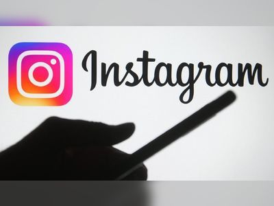 Instagram makes under-16s' accounts private by default