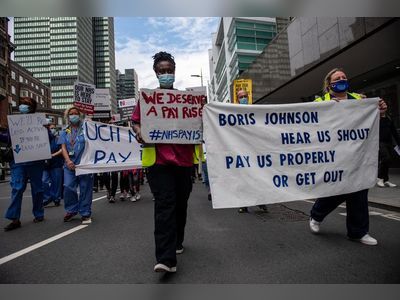 NHS staff in England will receive 3% pay rise backdated to April