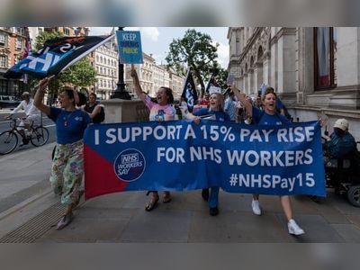 Ministers force NHS England to cover part of 3% staff pay rise