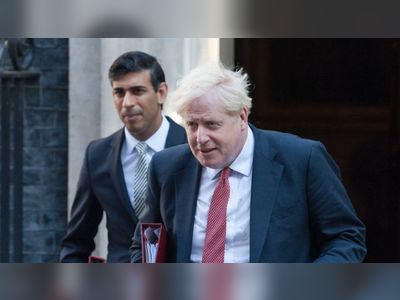 Covid-19: PM and chancellor self-isolate after rapid U-turn