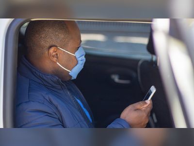 Uber will continue to require riders to wear masks
