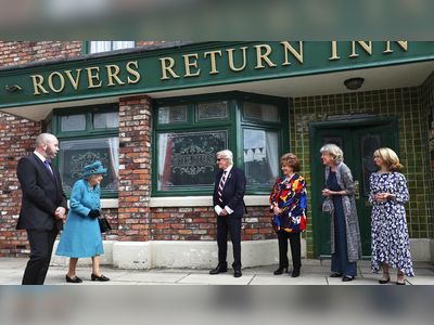 Queen visits Coronation Street set to mark 60 years of soap