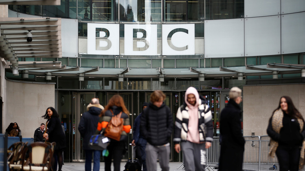Anti-vaxxers attack BBC again…this time online, over string of stories on hospitalised vaccine sceptics