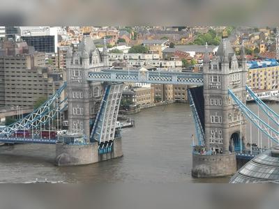 London's Tower Bridge is stuck open due to a technical fault