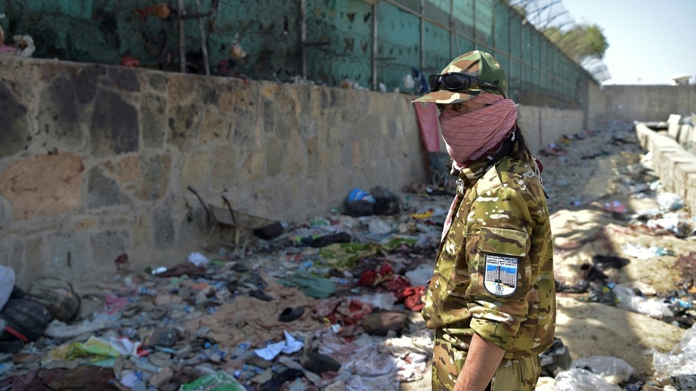 2 Britons and child of British national killed in Kabul airport bomb attack – UK foreign secretary