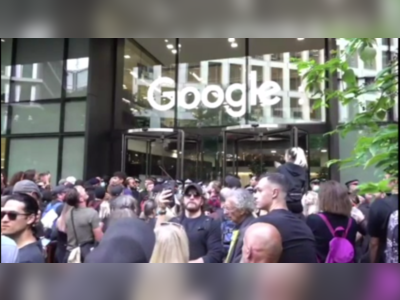 Anti-vaxx protesters in London target Google, accuse tech firm of censorship (VIDEO)