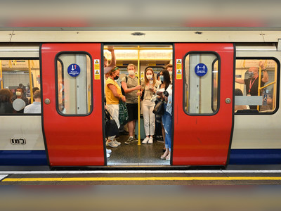 Mayor Sadiq Khan wants to CRIMINALIZE failure to wear masks on London Tube