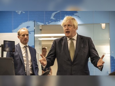 ‘Little Britain meets The Thick of It’: Boris Jonson slammed for clumsy photo op in Afghanistan crisis centre