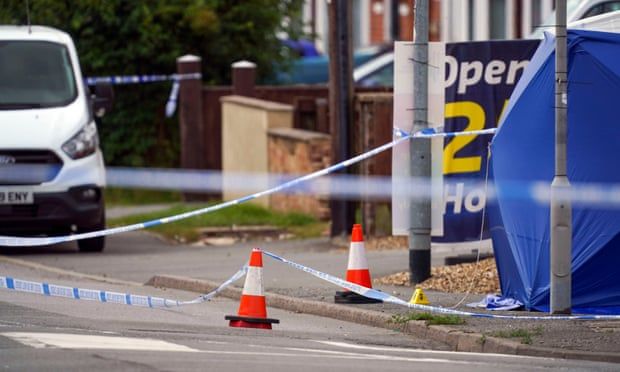 High Wycombe murder inquiry launched after dying man found in street