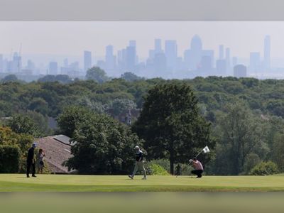 London golf courses could provide homes for 300,000 people, study says