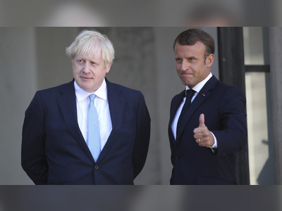 Johnson tells French president UK govt wants to ‘re-establish cooperation’ after nuclear sub dispute, Macron’s office says