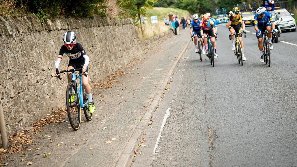 Schoolboy cyclist outpaces pros on Tour of Britain