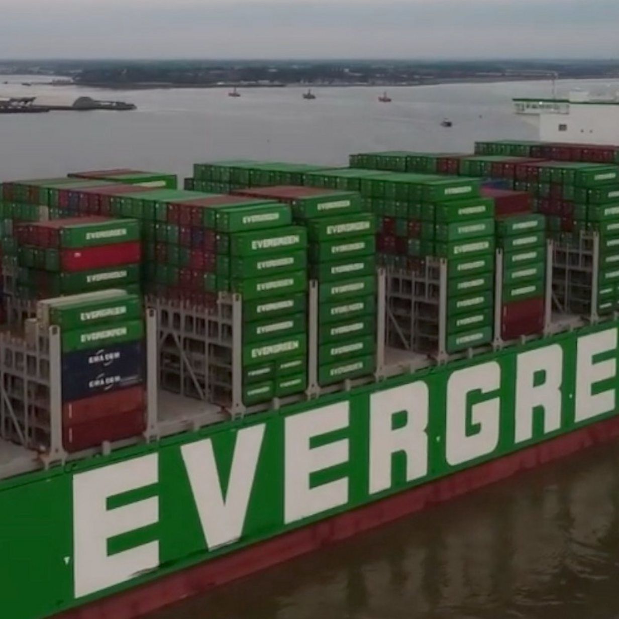 Drone captures arrival of largest container ship