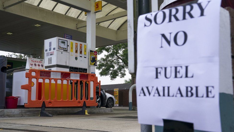 Fuel supply: UK suspends competition law to get petrol to forecourts