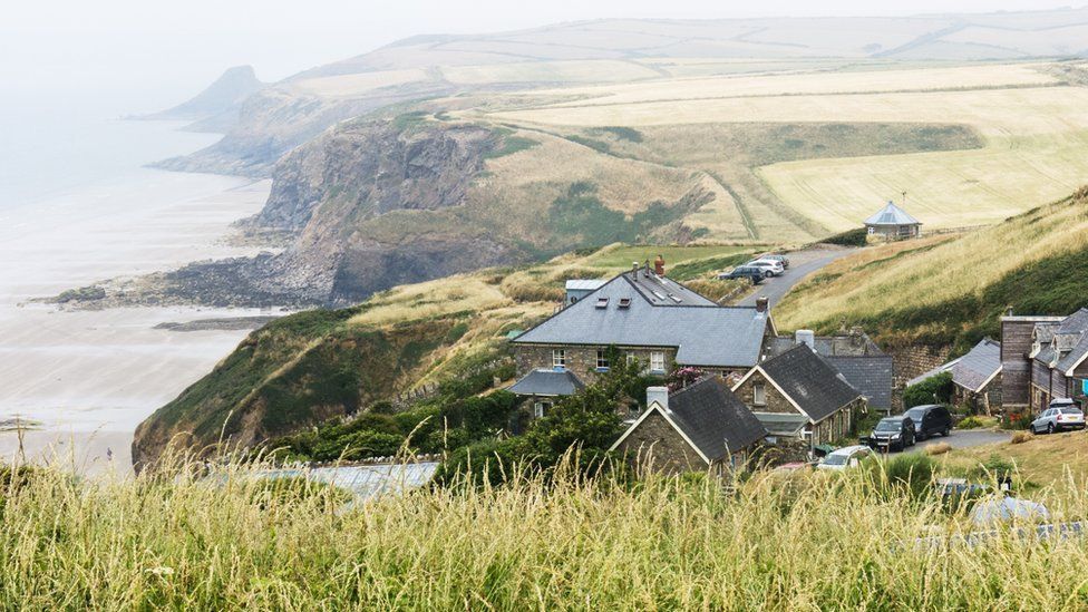 Pembrokeshire hotel slated for £200 fee to deter instagrammers