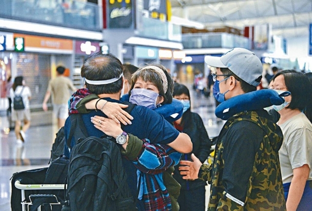 Over 40 percent of Hong Kongers want to emigrate