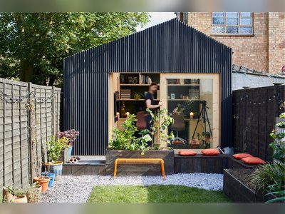An Architect Builds an Elegant Modular Office in His Backyard Garden For $15K