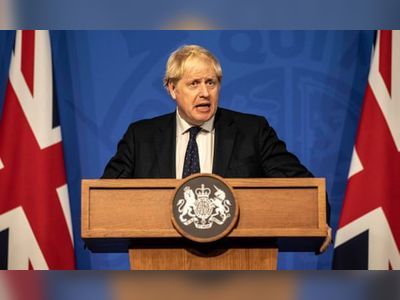 Boris Johnson used £2.6m Downing Street briefing room to watch new Bond film