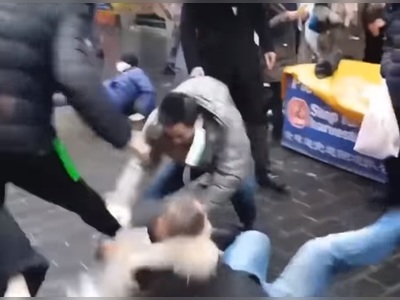 Chinese emigrants in London fought each other in group brawl