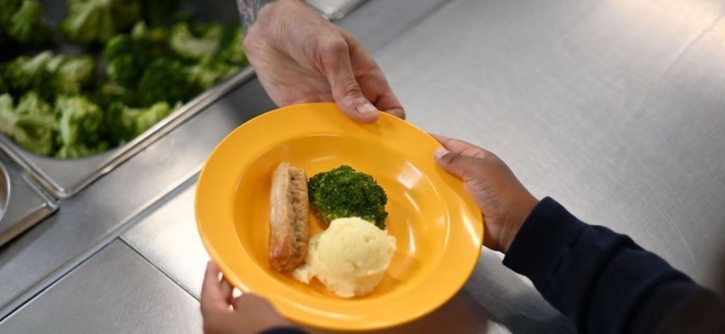 School meals: Ysgol Dyffryn Nantlle U-turn on 2p debt threat