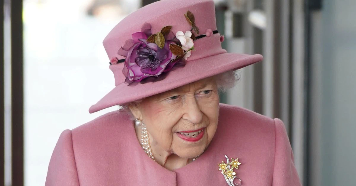 Queen Elizabeth cancels pre-Christmas lunch as COVID cases soar