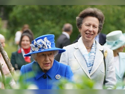 Queen unlikely to spend Christmas with Princess Anne