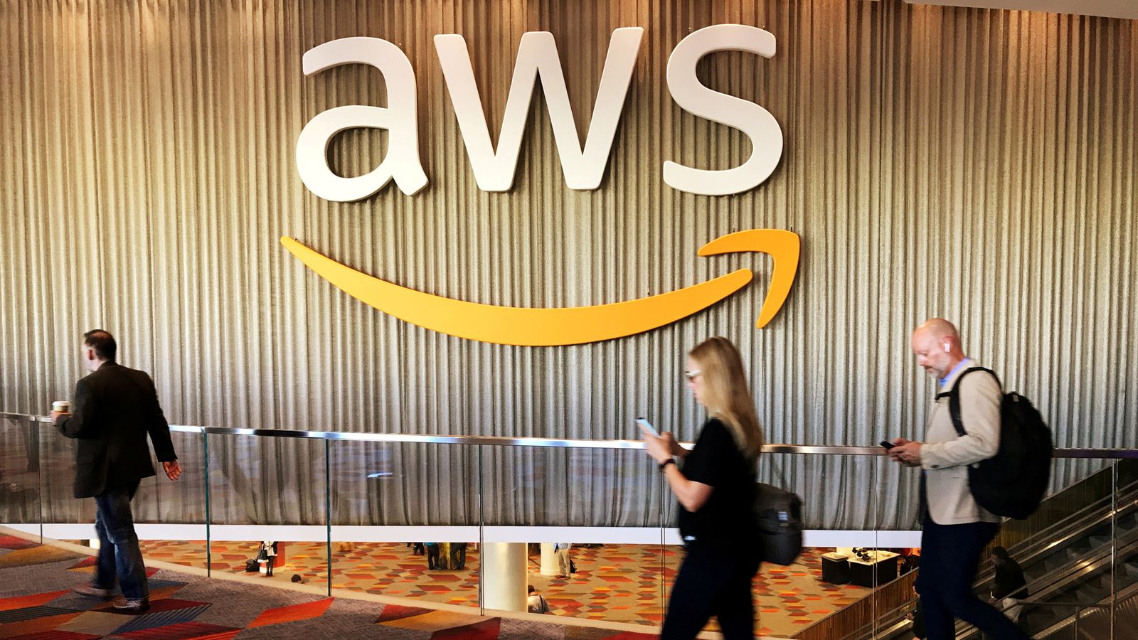 Amazon cloud outage hits websites and streaming apps