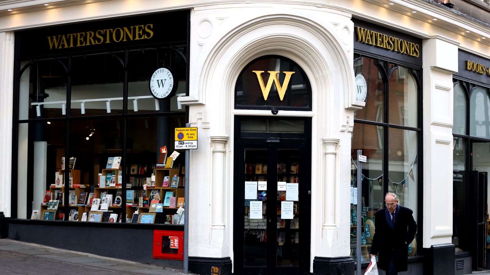 Waterstones in talks to open new chapter for family-owned Blackwell's