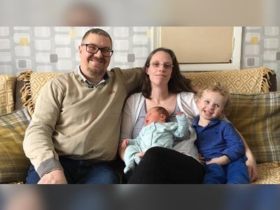 Nottinghamshire father delivers own child for second time