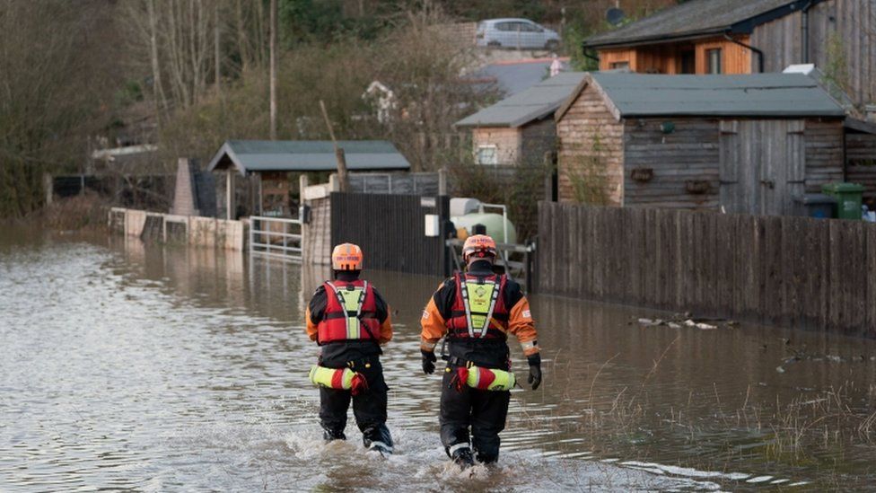 River Severn flooding: Levels remain high as river peaks in Worcester