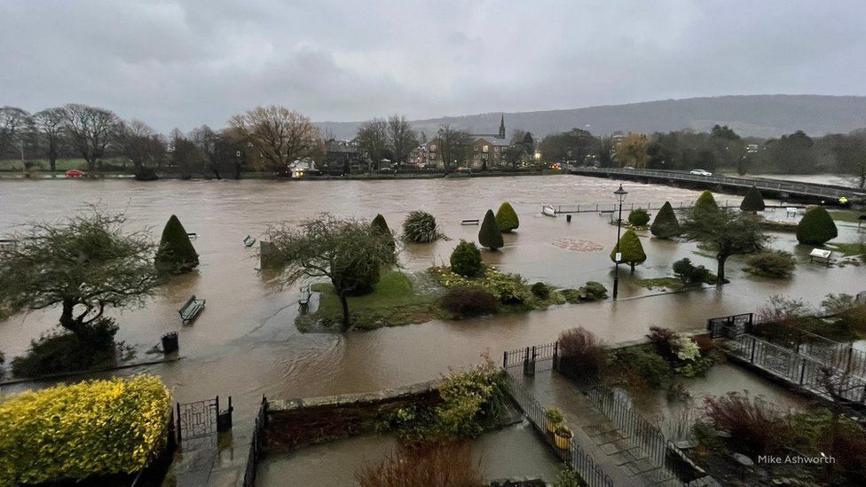Storm Franklin: Flooding and evacuations as storm nears UK