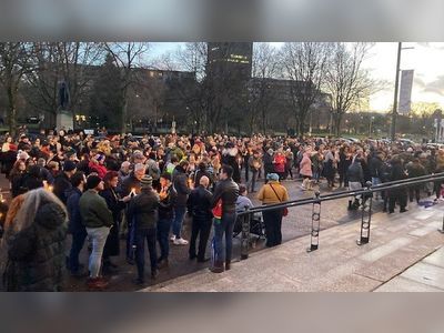 Doctor murder: Hundreds at Gary Jenkins Cardiff vigil