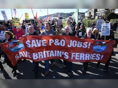 P&O resumes Liverpool-Dublin service as government reviews contracts