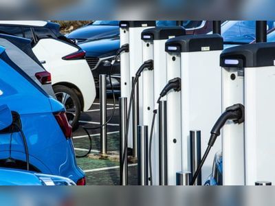 UK government vows 10-fold increase in electric car chargers by 2030