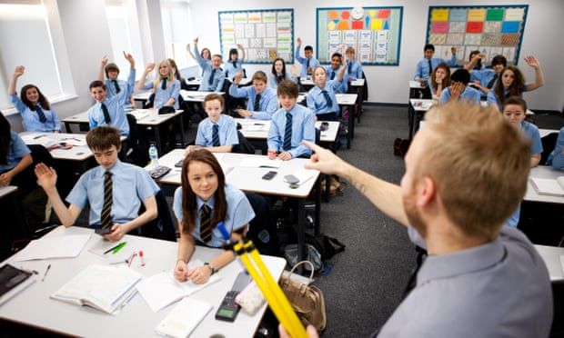 DfE calls for boost to starting teachers’ salaries in England