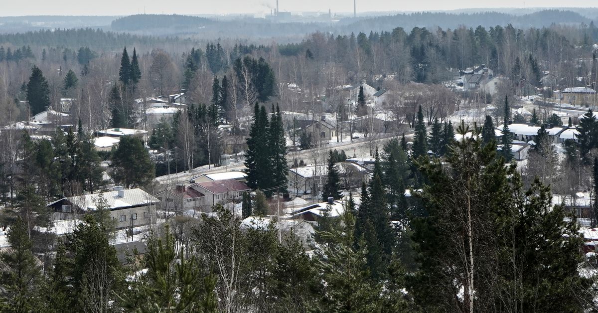 Finns living near border watch Russia warily, recall dark past