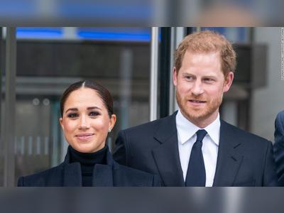 Harry and Meghan visit Queen Elizabeth II on way to Invictus Games