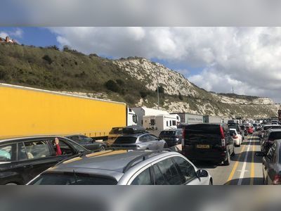 Dover queues due to shortage of cross-Channel ferries